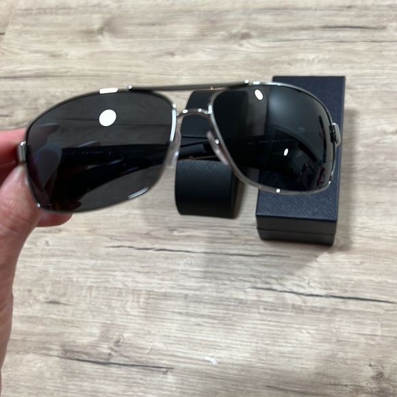 Prada sunglasses - Picture 3 of 5